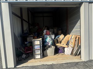 10 x 20 storage unit in Victorville, CA