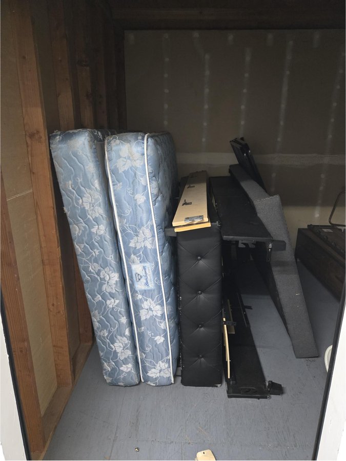 10 x 10 storage unit in San Diego, CA