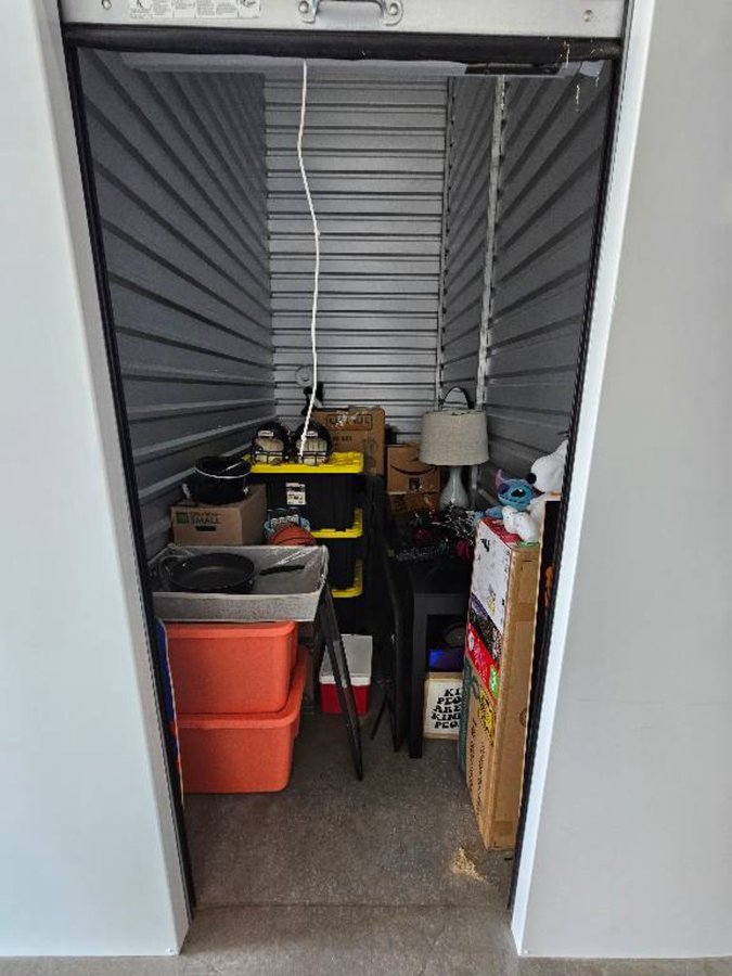 5 x 10 storage unit in Mesa, AZ
