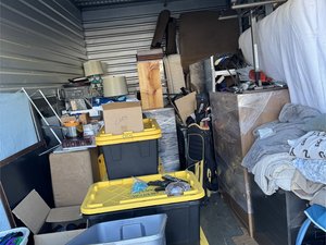 10 x 20 storage unit in Kapolei, HI