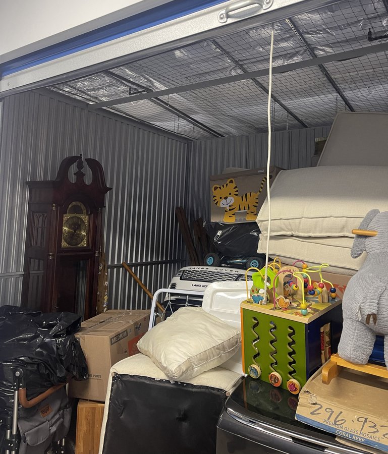 13 x 10 storage unit in Honolulu, HI