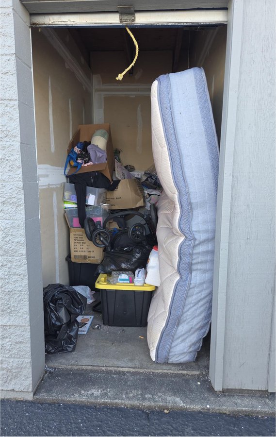 5 x 10 storage unit in Monroe, WA