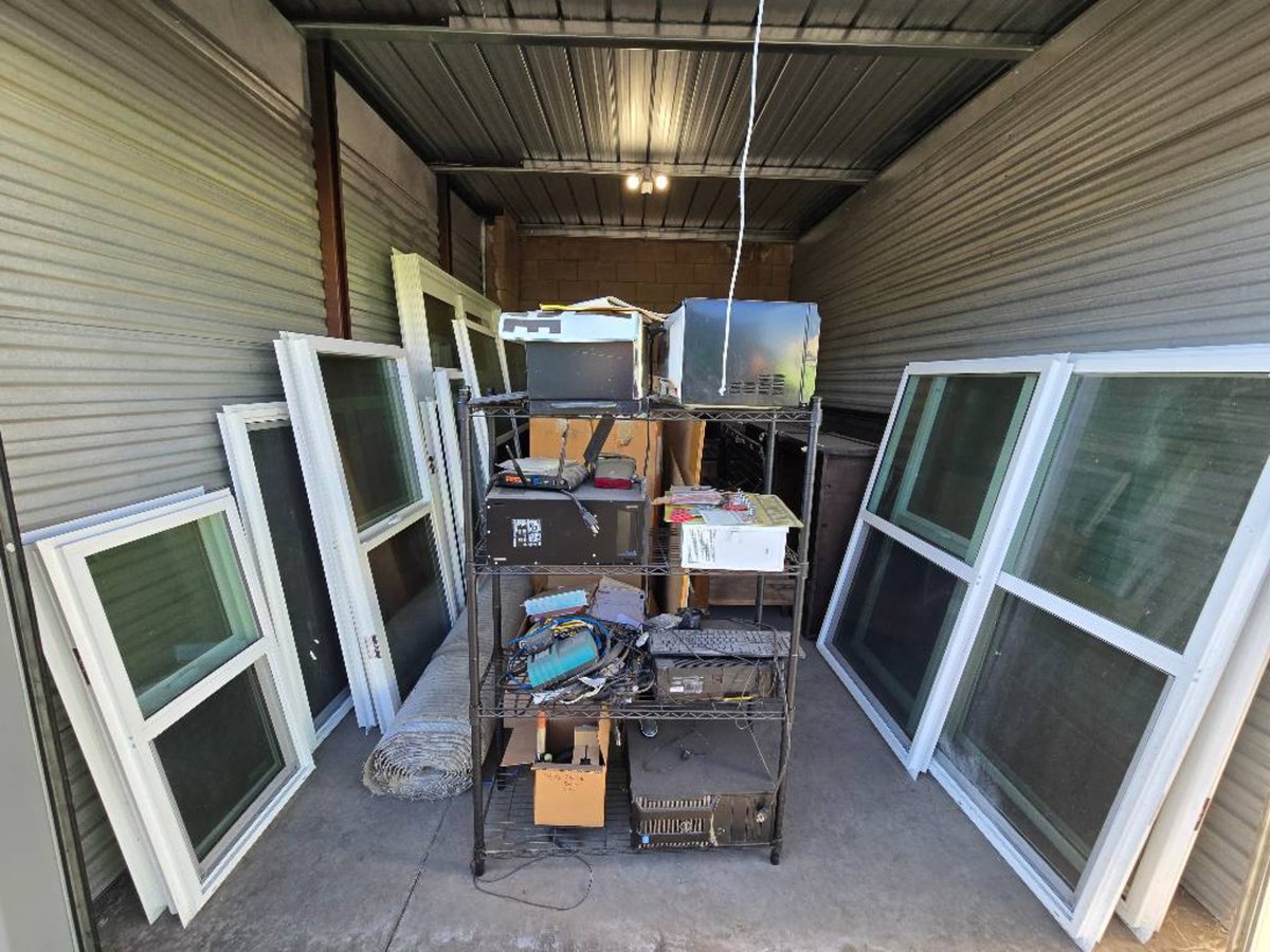 10 x 16 storage unit in Santa Maria, CA