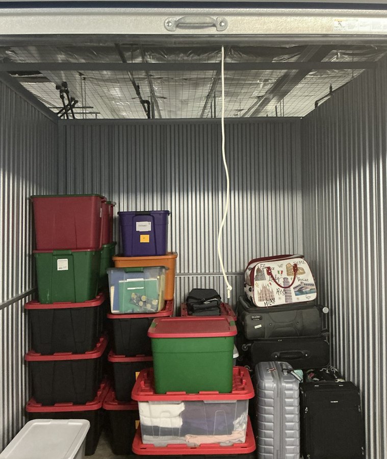 8 x 10 storage unit in Honolulu, HI