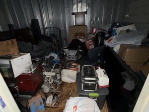 10 x 10 storage unit in Canoga Park, CA