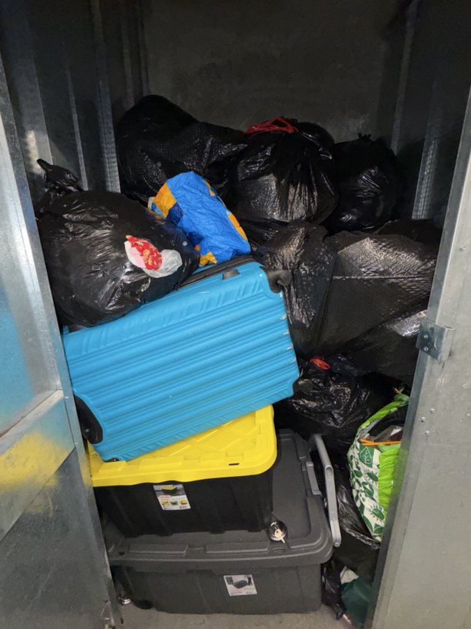 5 x 5 storage unit in Canoga Park, CA