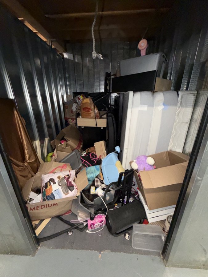 7 x 10 storage unit in Canoga Park, CA