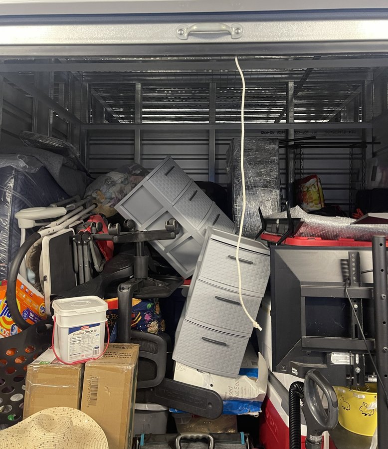 10 x 10 storage unit in Honolulu, HI