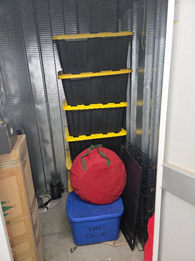 5 x 5 storage unit in San Pedro, CA