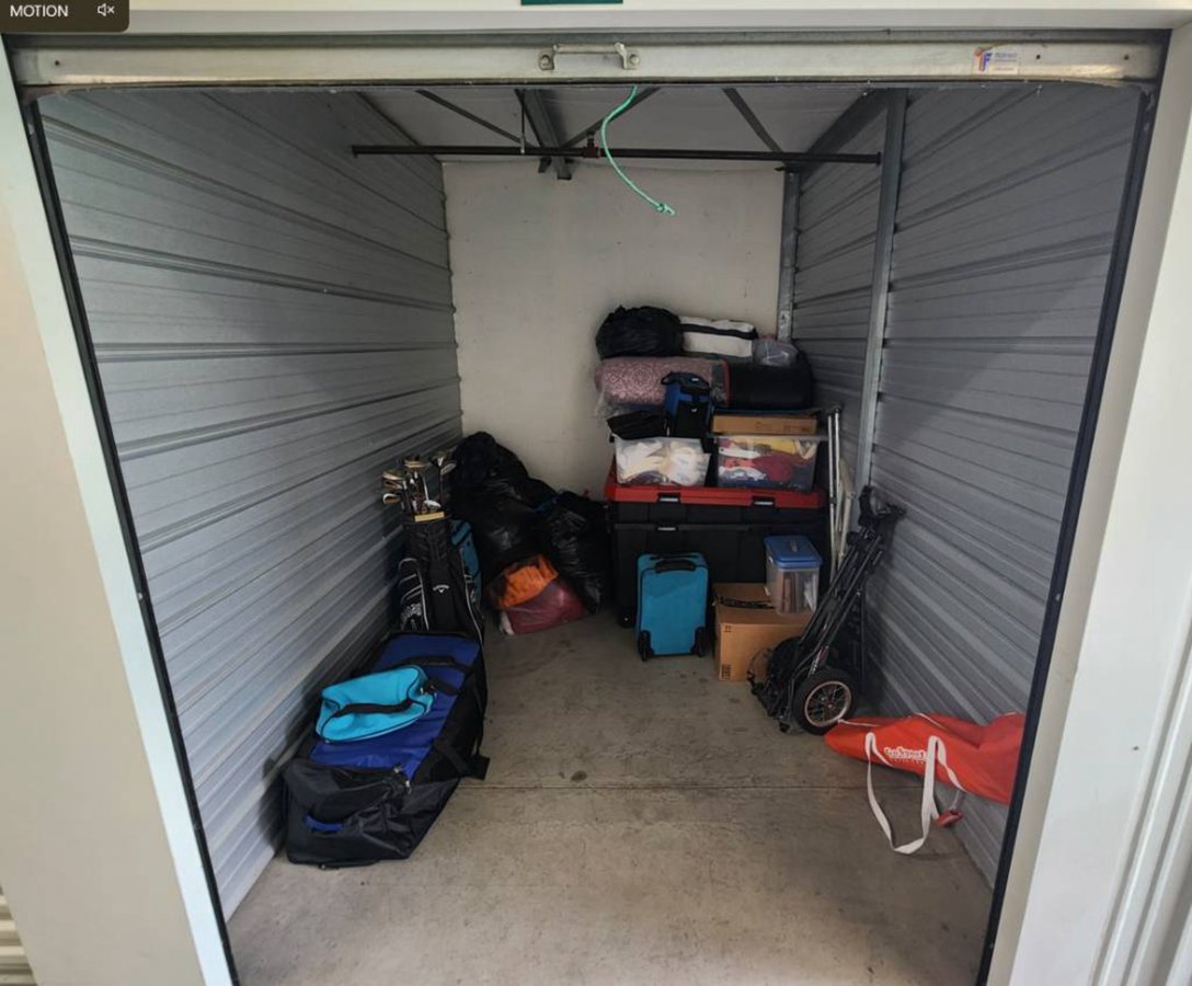 7 x 10 storage unit in Sacramento, CA