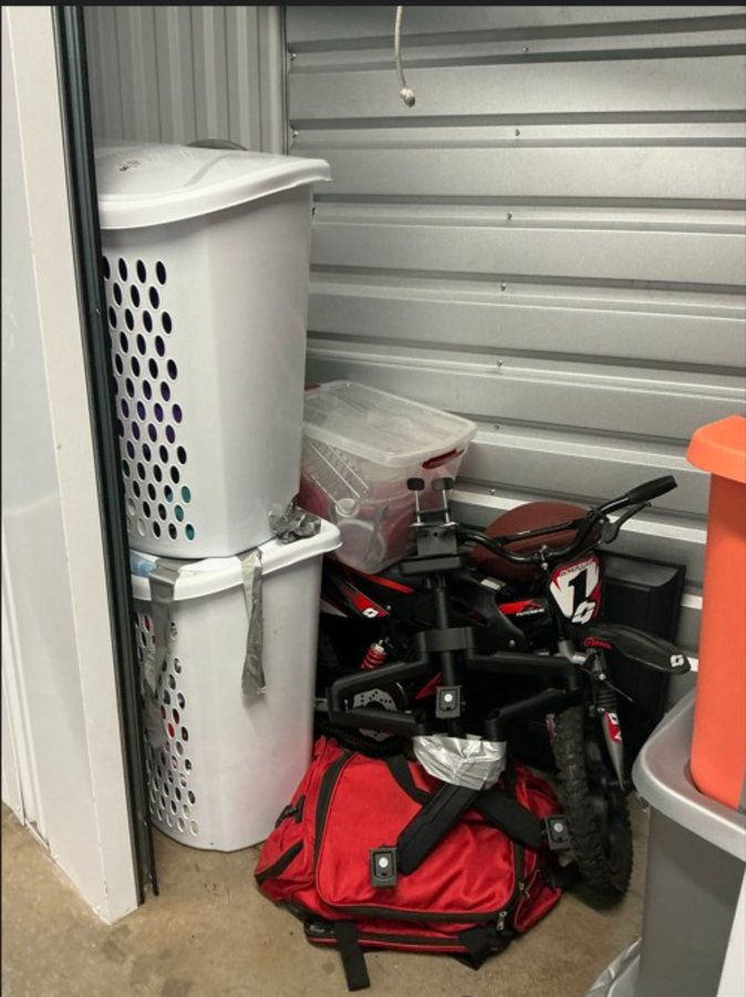 5 x 4 storage unit in Honolulu, HI