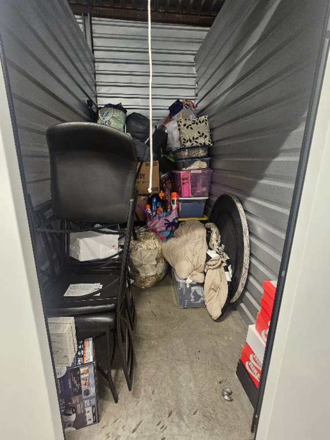5 x 10 storage unit in Salinas, CA