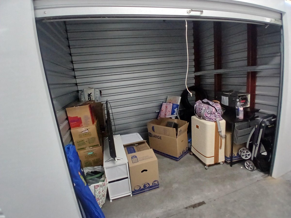 7 x 10 storage unit in Mill Creek, WA