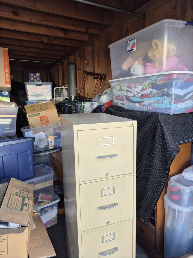 10 x 20 storage unit in Vista, CA