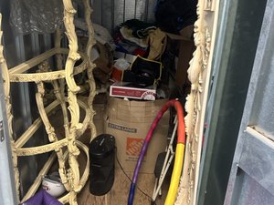 5 x 10 storage unit in Canoga Park, CA