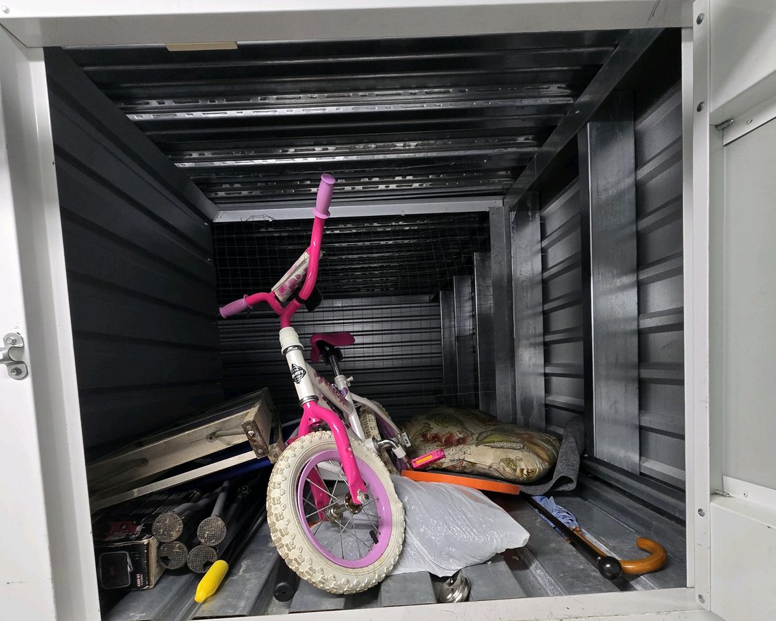 5 x 5 storage unit in Honolulu, HI