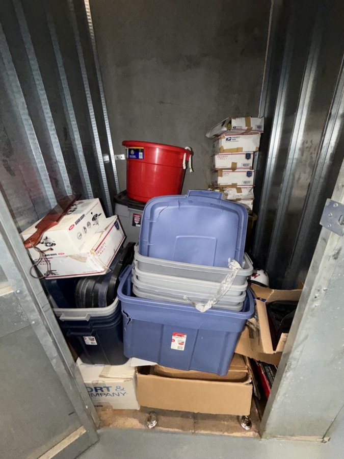 5 x 5 storage unit in Canoga Park, CA