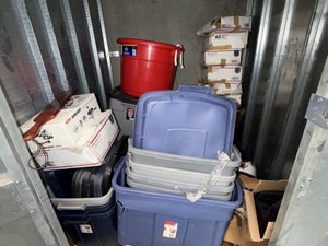 5 x 5 storage unit in Canoga Park, CA
