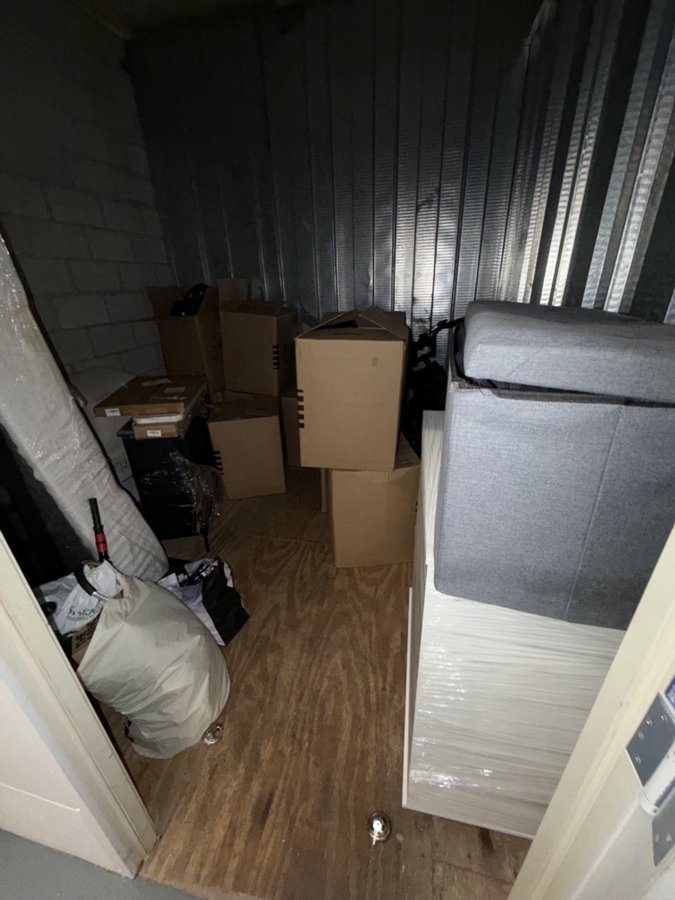 10 x 10 storage unit in Canoga Park, CA
