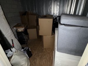 10 x 10 storage unit in Canoga Park, CA