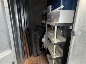 5 x 10 storage unit in Canoga Park, CA