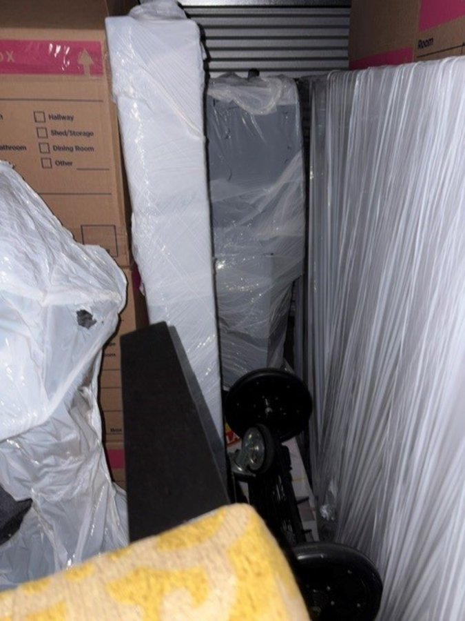 10 x 10 storage unit in Bronx, NY