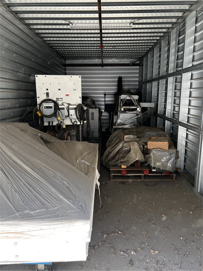 10 x 27 storage unit in El Monte, CA