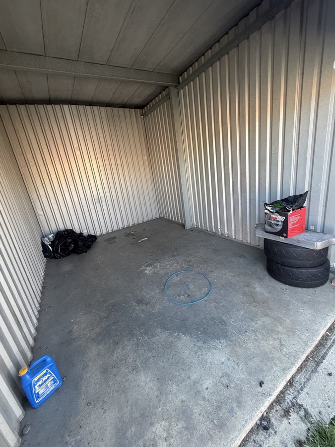 10 x 15 storage unit in Rockville, MD