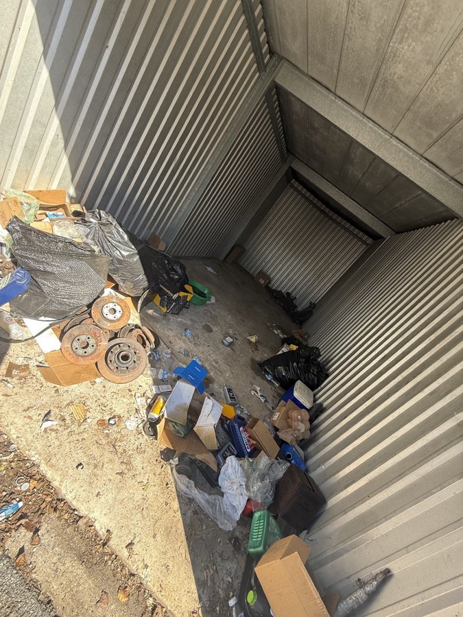 10 x 25 storage unit in Rockville, MD