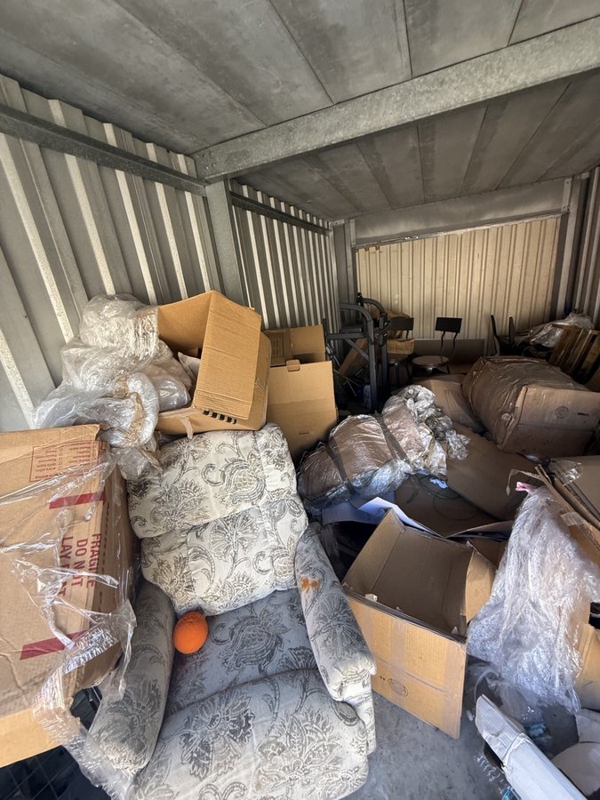 10 x 20 storage unit in Rockville, MD