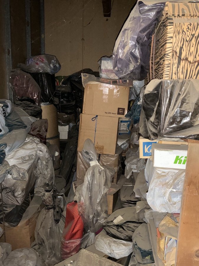 6 x 10 storage unit in Bakersfield, CA