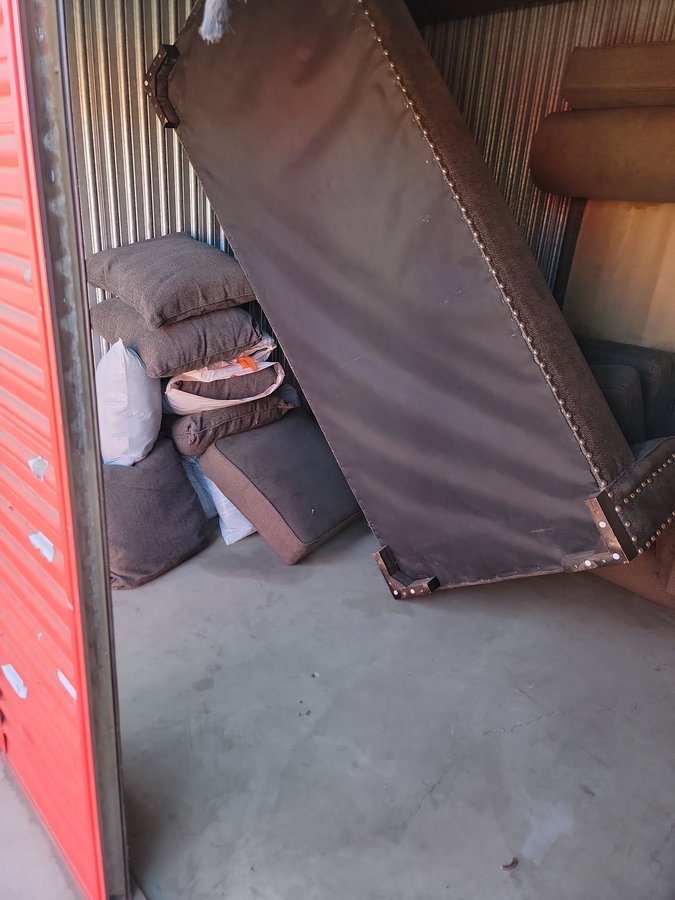 10 x 10 storage unit in Bakersfield, CA
