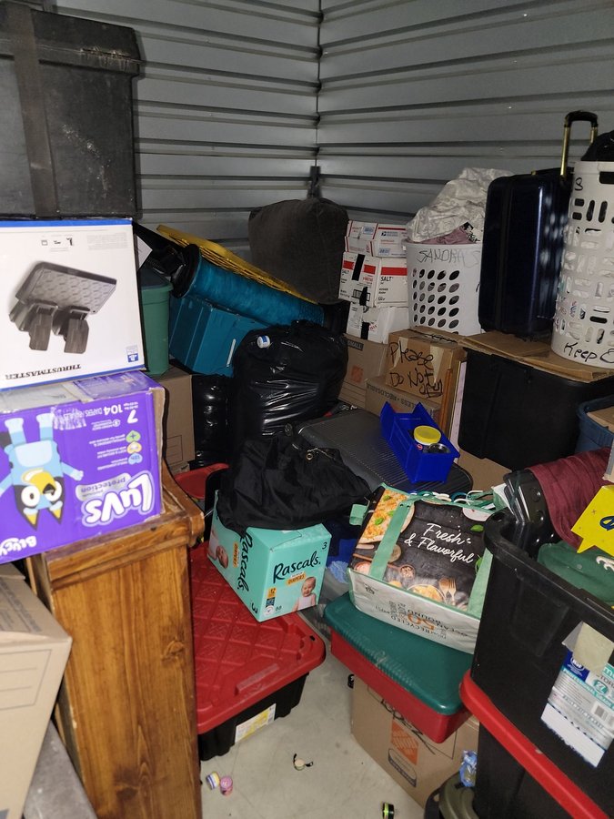 10 x 10 storage unit in Bakersfield, CA