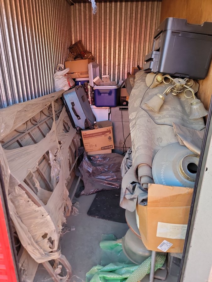 5 x 10 storage unit in Bakersfield, CA