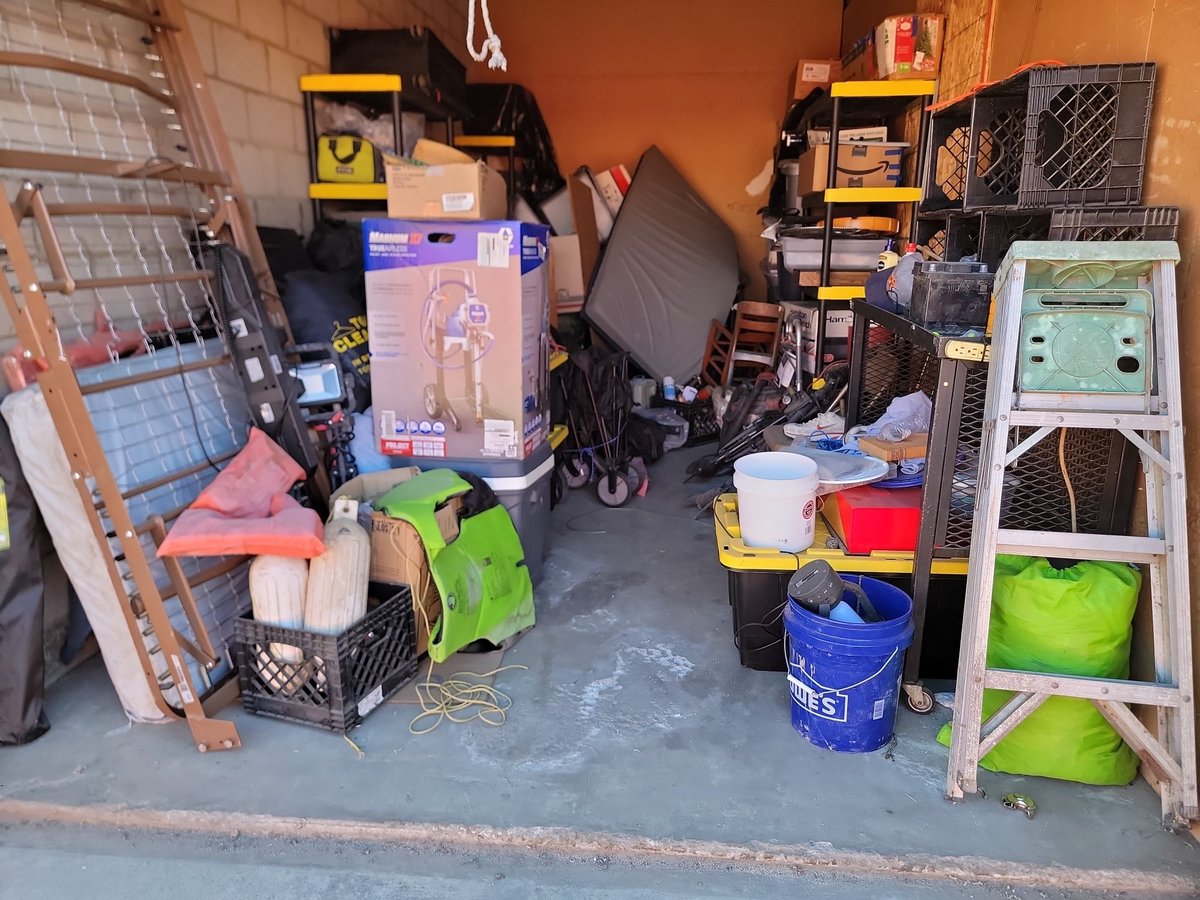 10 x 20 storage unit in Bakersfield, CA
