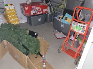 10 x 10 storage unit in Bakersfield, CA