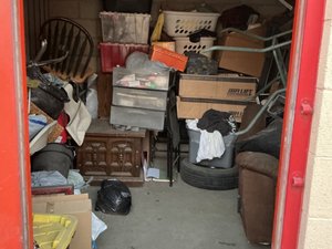 10 x 10 storage unit in Bakersfield, CA