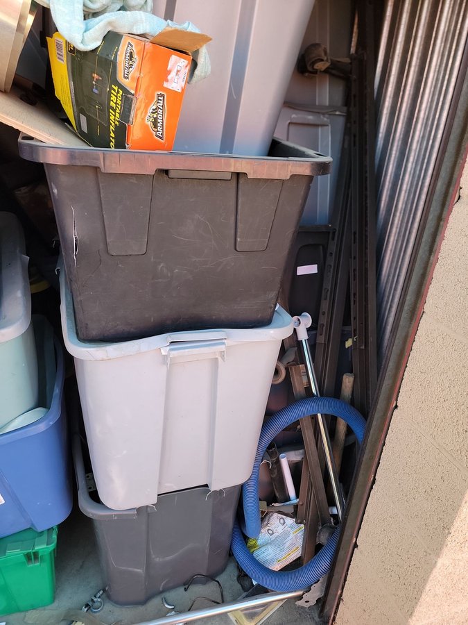 10 x 12 storage unit in Bakersfield, CA