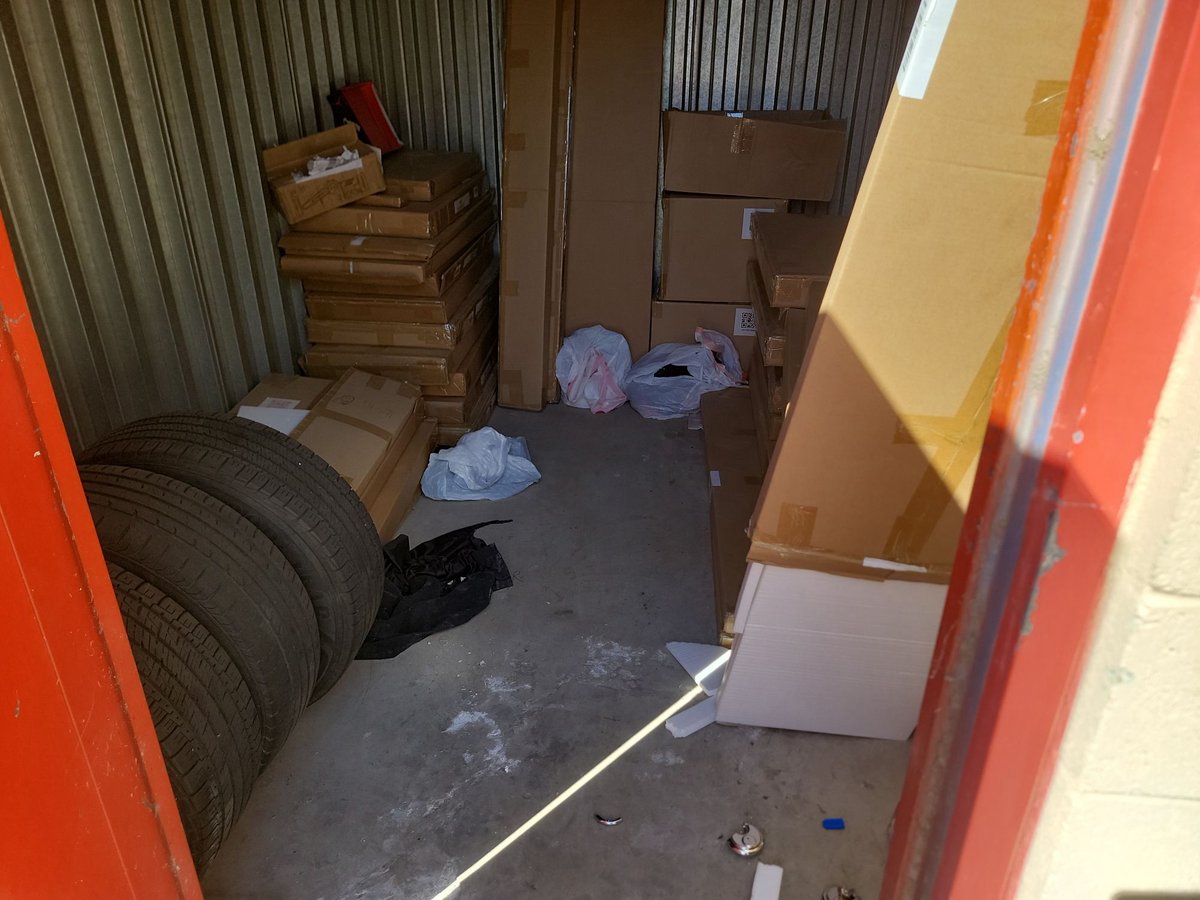 7 x 10 storage unit in Bakersfield, CA