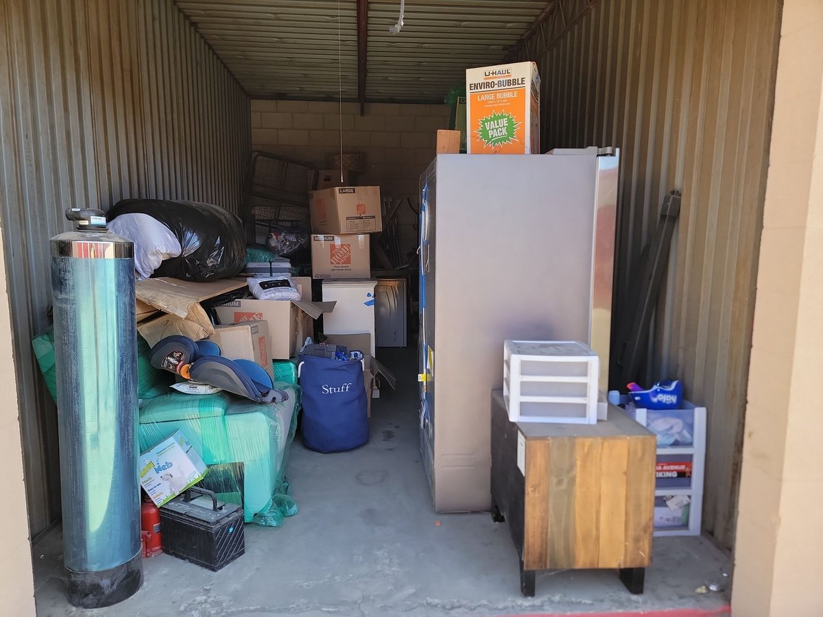 10 x 20 storage unit in Bakersfield, CA