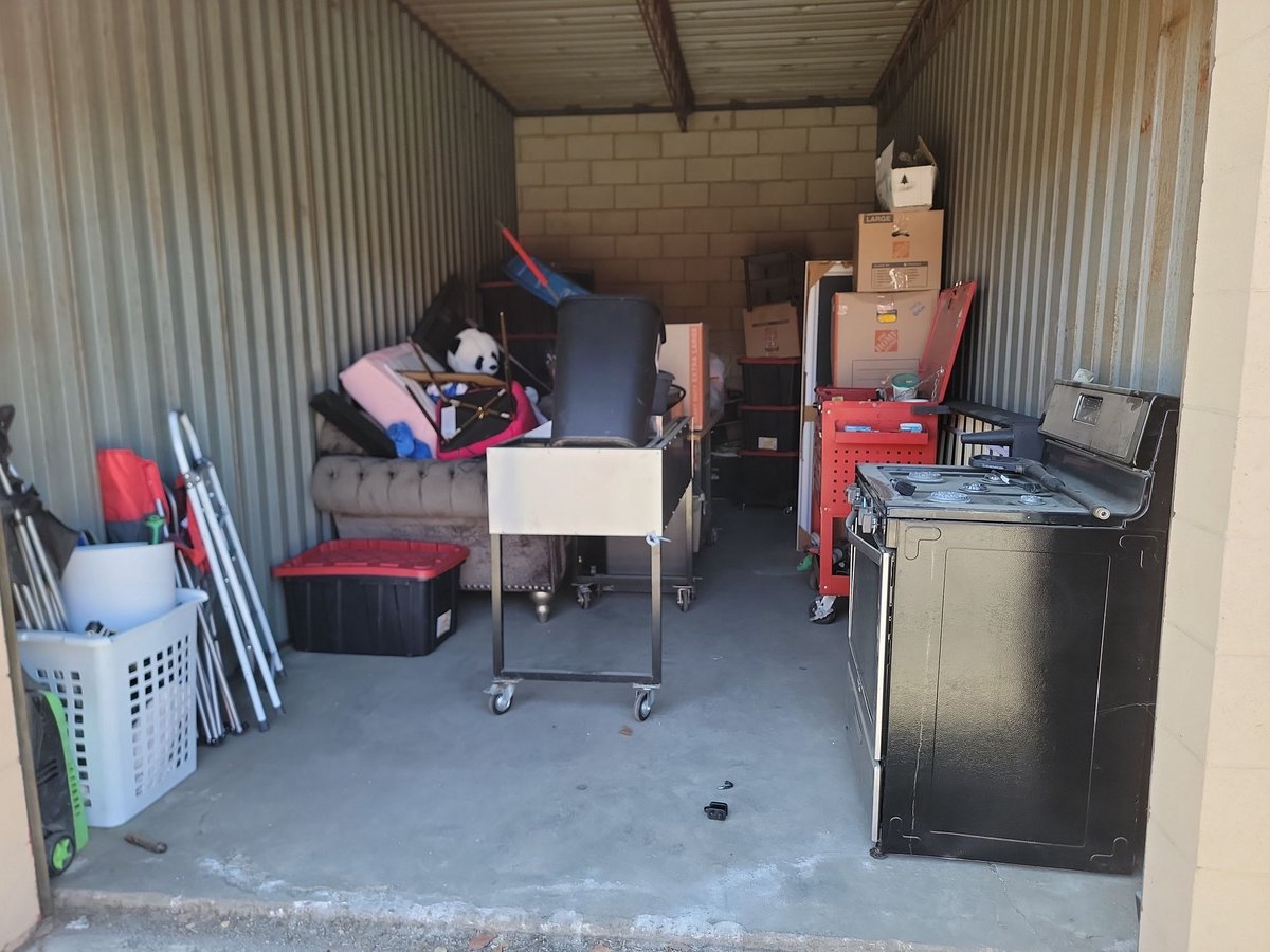 10 x 20 storage unit in Bakersfield, CA