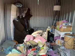 10 x 10 storage unit in Bakersfield, CA