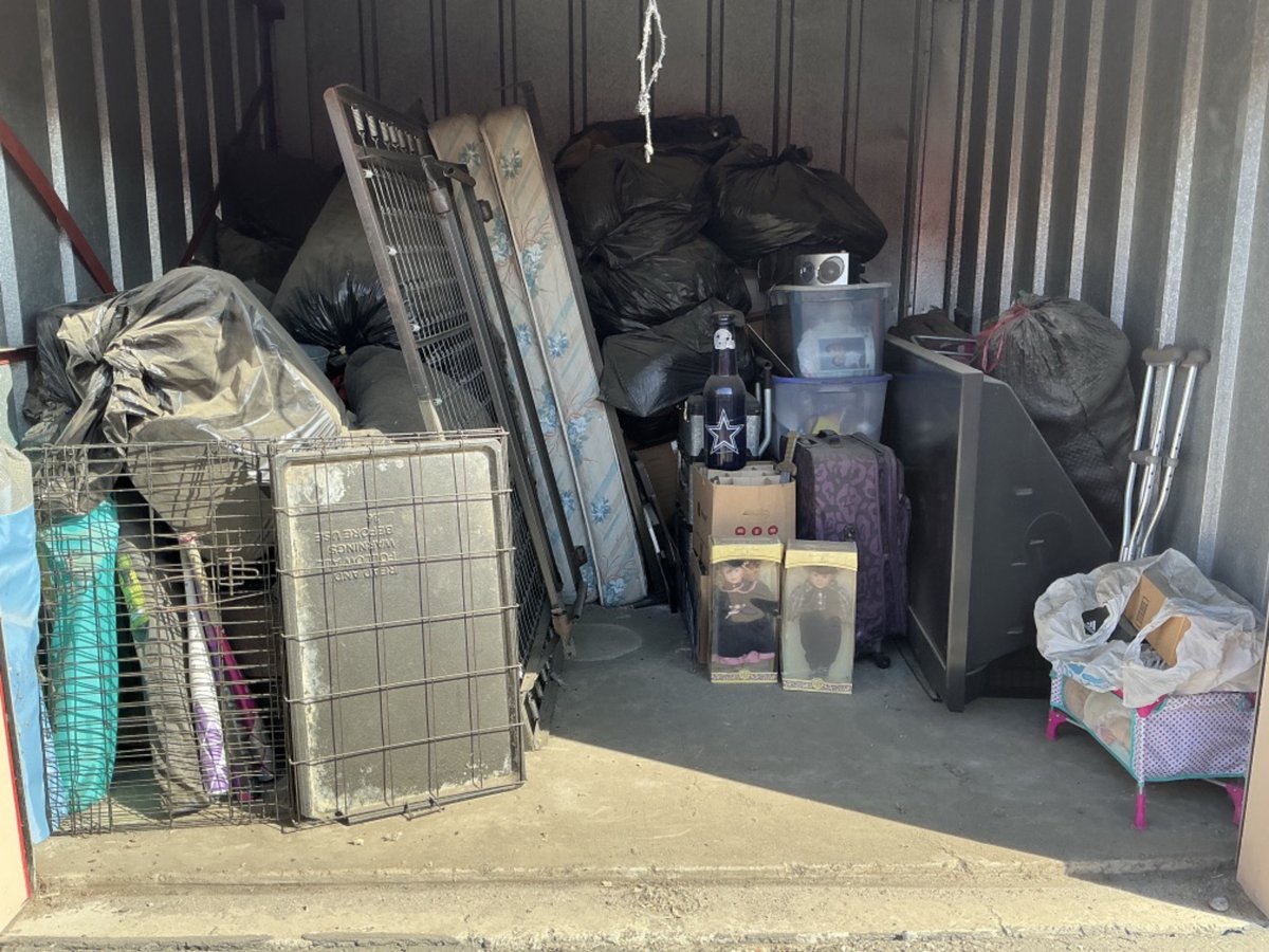 10 x 10 storage unit in Bakersfield, CA