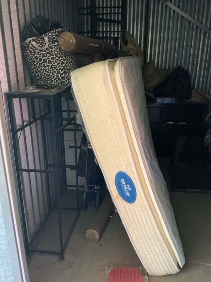 10 x 10 storage unit in Bakersfield, CA