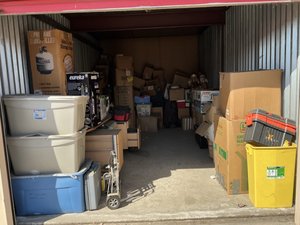 10 x 20 storage unit in Bakersfield, CA