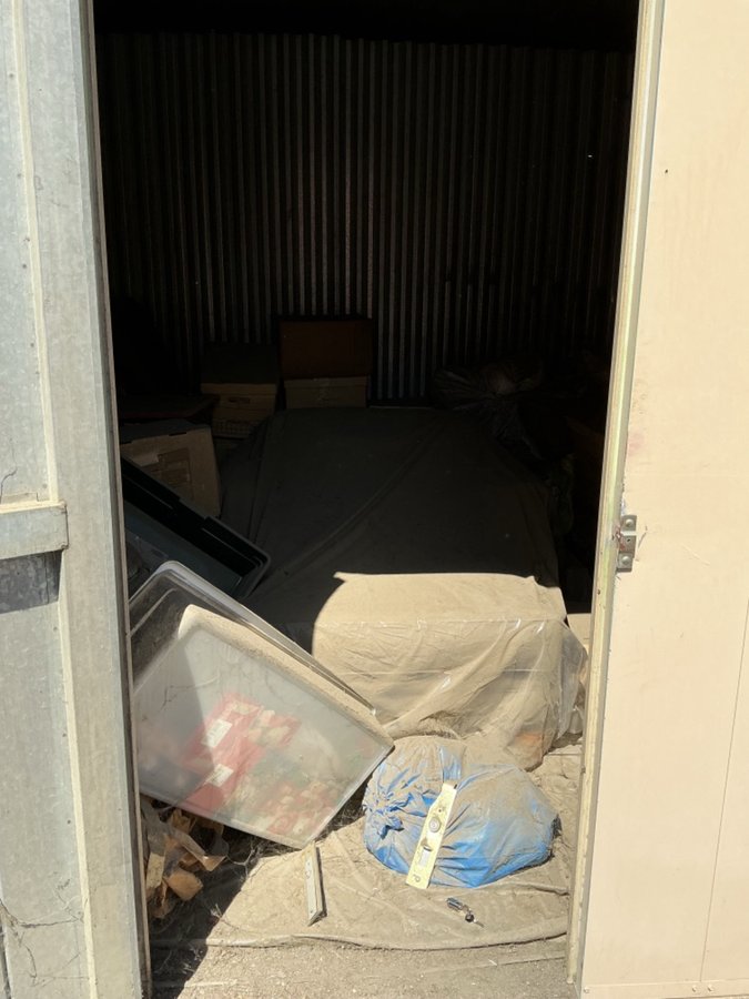 10 x 10 storage unit in Bakersfield, CA