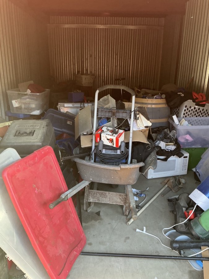 10 x 20 storage unit in Bakersfield, CA