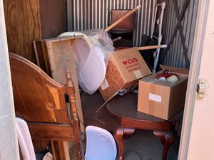 10 x 10 storage unit in Bakersfield, CA