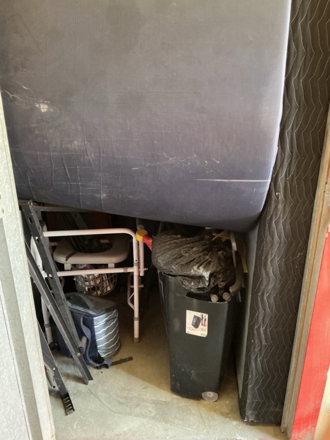 5 x 10 storage unit in Bakersfield, CA