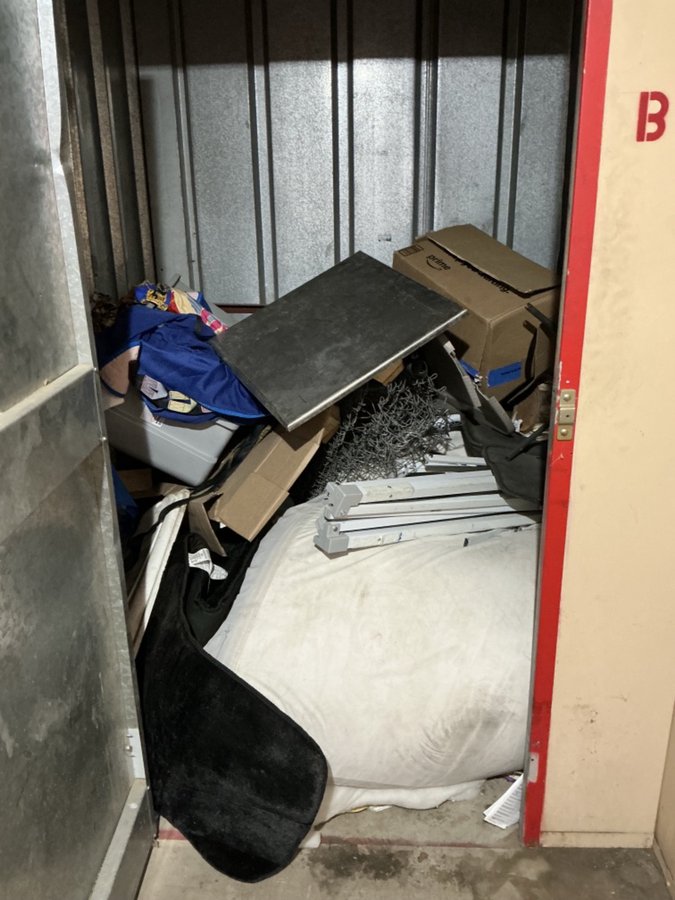 5 x 10 storage unit in Bakersfield, CA